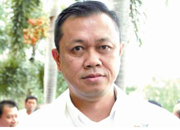 เนวิน ชิดชอบ